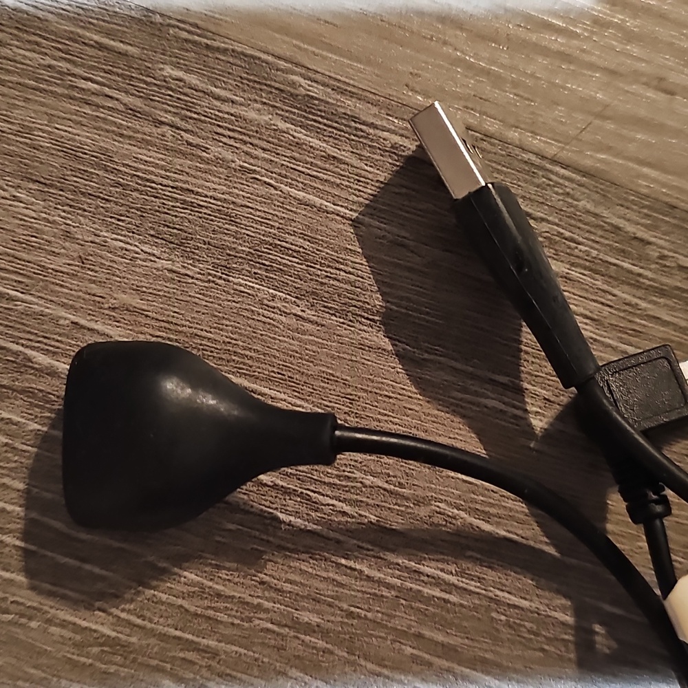 Fitbit Black USB Charger Set - Picture 10 of 10